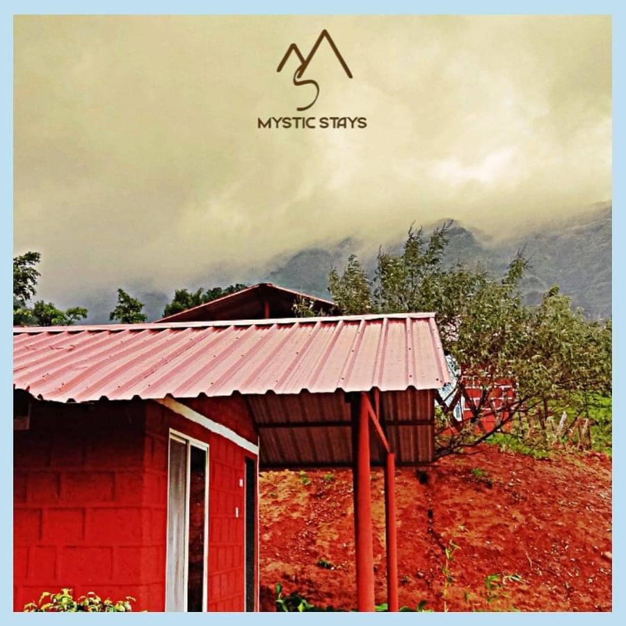 Mysticstays Resort Wai Exterior photo